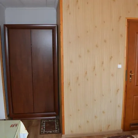 Pokoje Goscinne Bartek Iwonicz-Zdrój Esterno foto